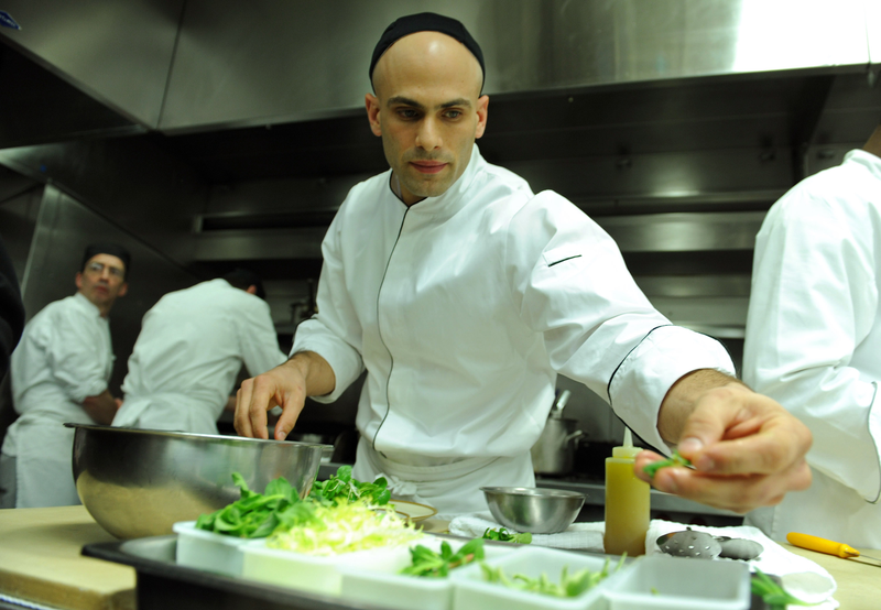 Illustration for article titled Farewell to Sam Kass, Resident White House Hottie